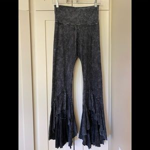 T Party Tulip leggings in acid wash grey